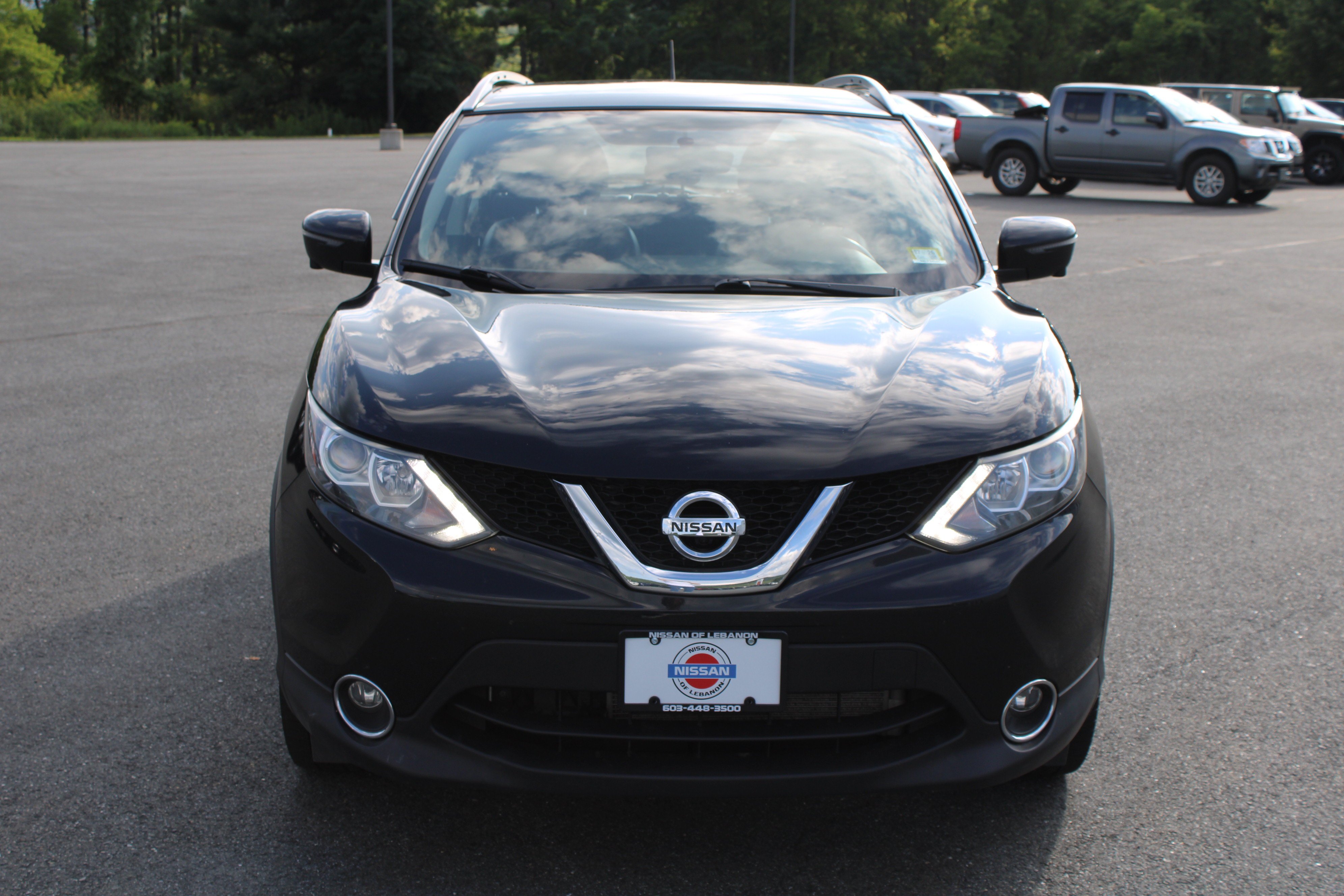 Used 2017 Magnetic Black Nissan SL image 2