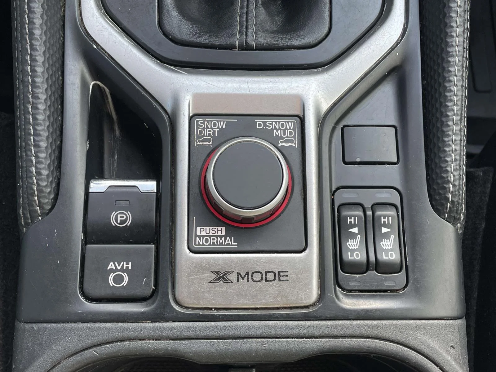 Used 2020 Ice Silver Metallic Subaru Limited image 23
