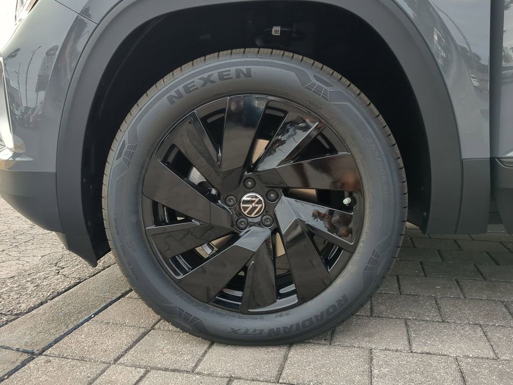 New 2026 Gray Volkswagen 2.0T SE w/Technology image 34