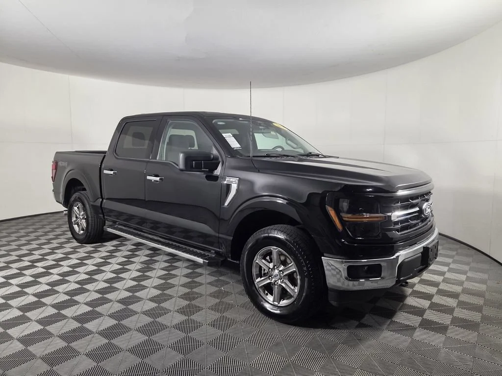 Used 2025 Black Metallic Ford XLT image 2