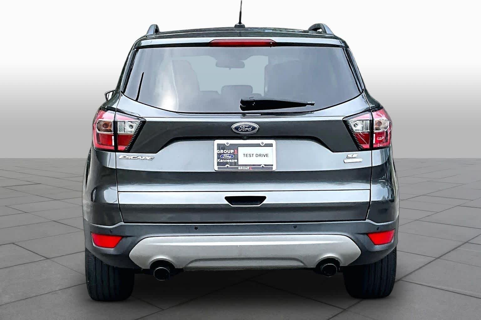 Used 2017 Magnetic Ford SE image 5