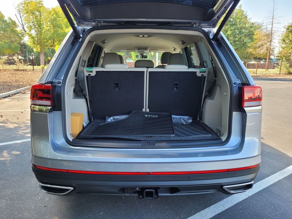 New 2026 Silver Volkswagen 2.0T SE w/Technology image 27
