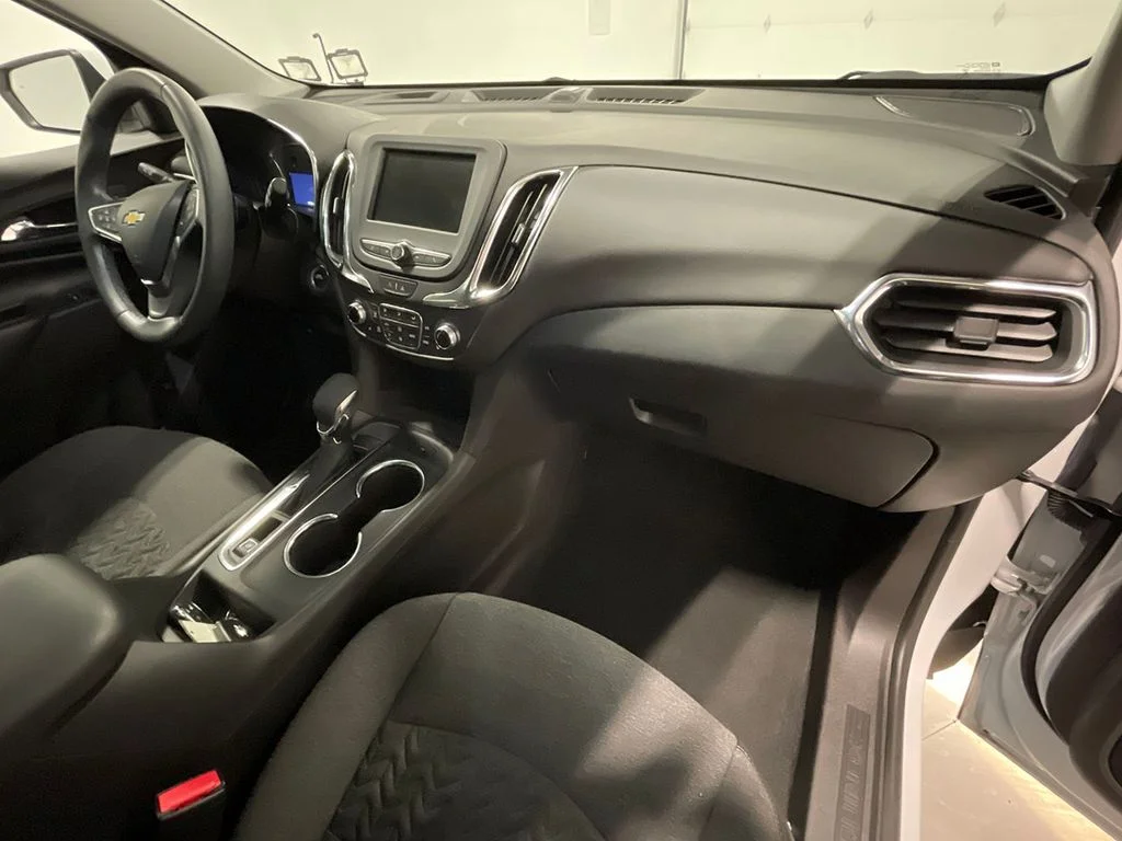 Used 2024 White Chevrolet LT image 27