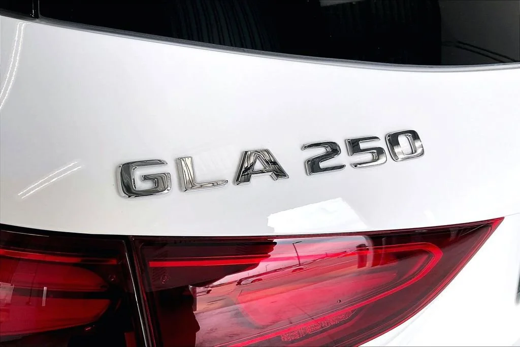 New 2026 Polar White Mercedes-Benz GLA 250 image 27