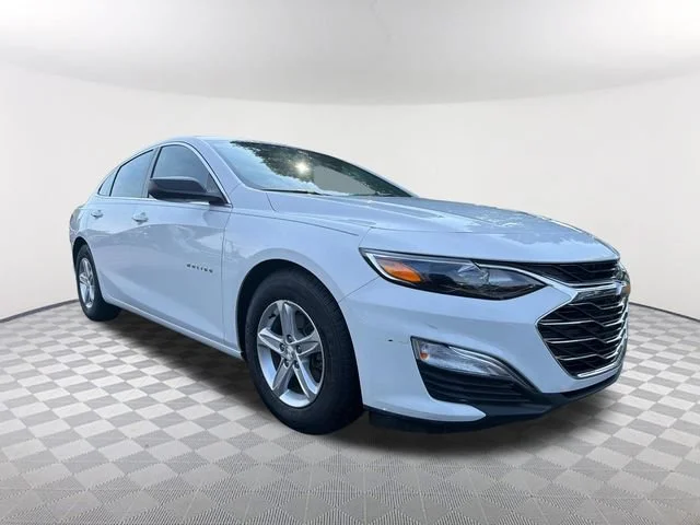 Used 2020 SUMMIT WHITE Chevrolet LS image 3
