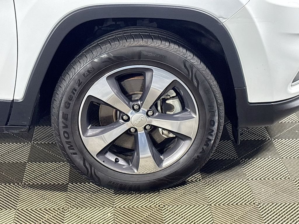 Used 2022 Bright White Clearcoat Jeep Limited image 23
