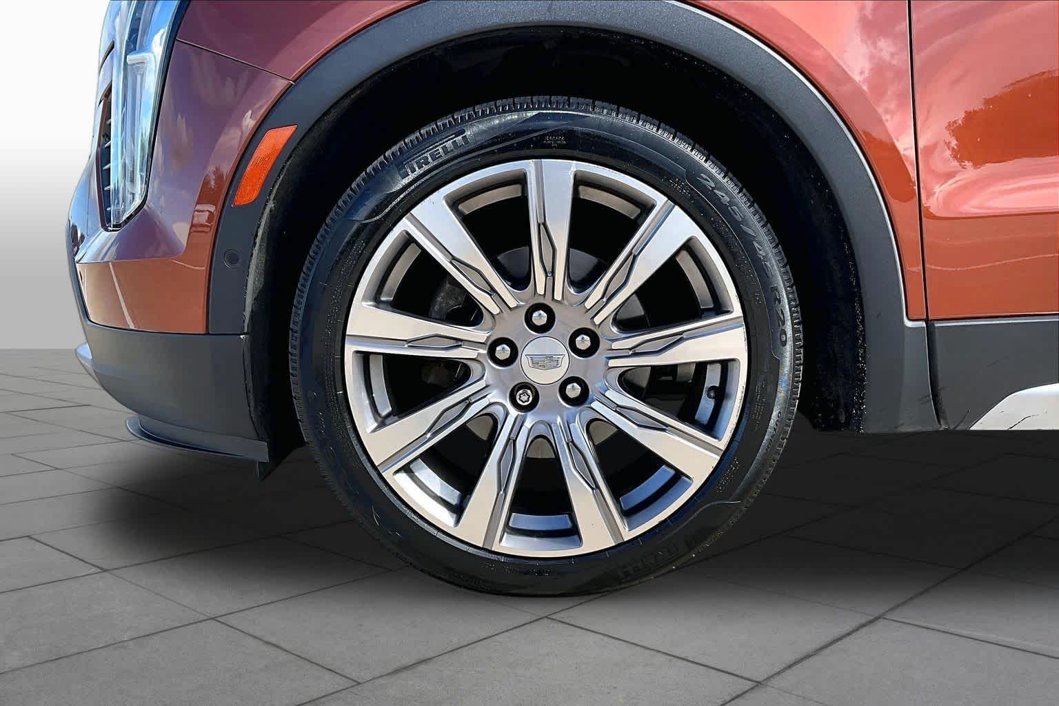 Used 2019 Autumn Metallic Cadillac FWD Premium Luxury image 11
