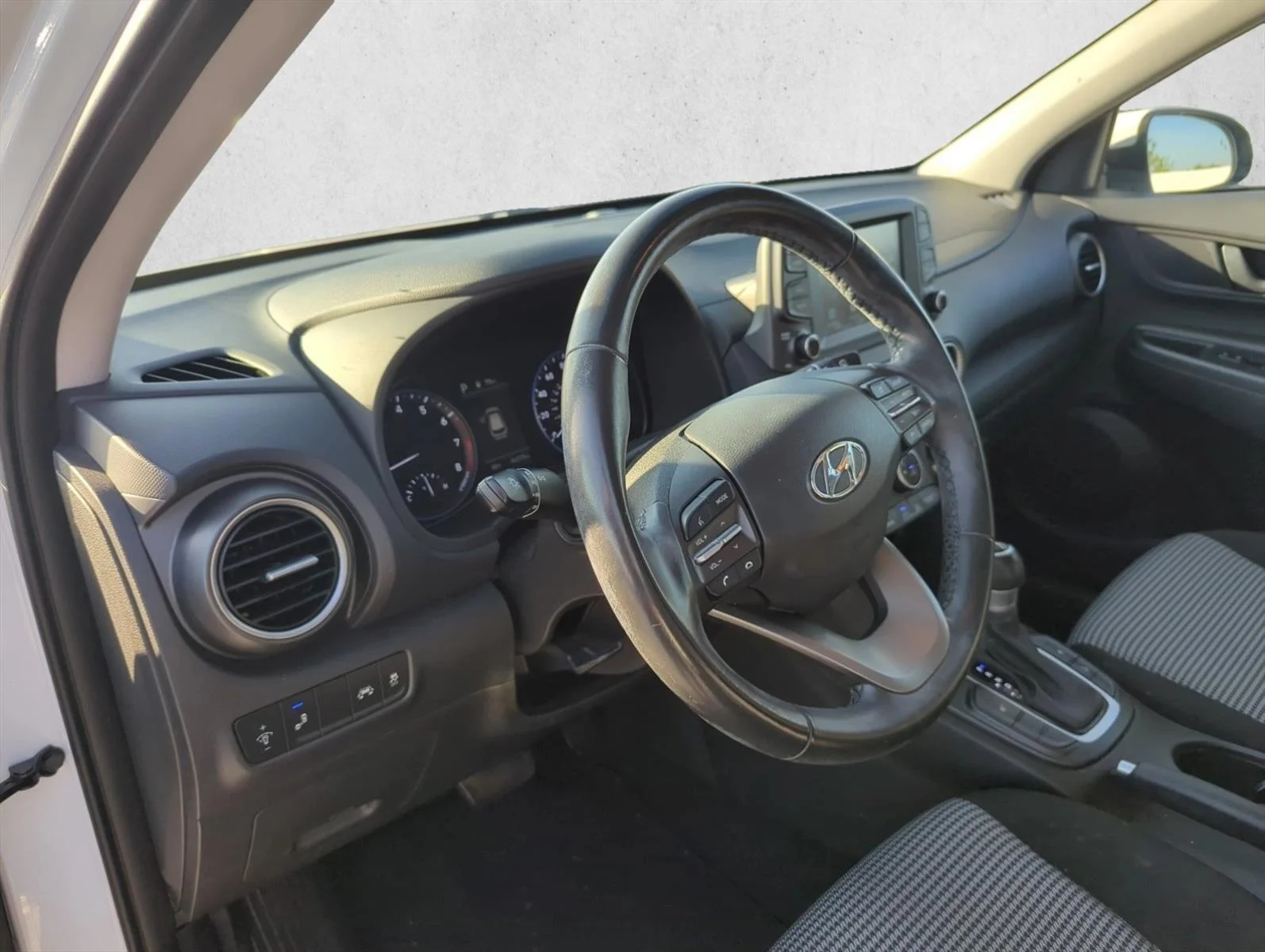Used 2021 Lunar White Hyundai SEL image 14