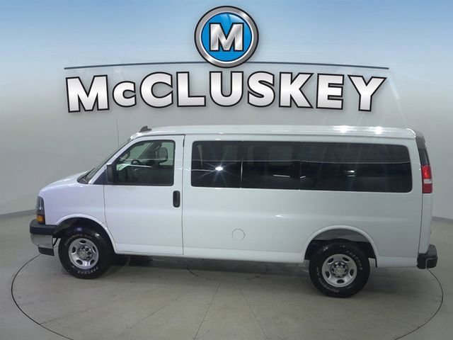 2025 Chevrolet Express Passenger LT - Photo 10