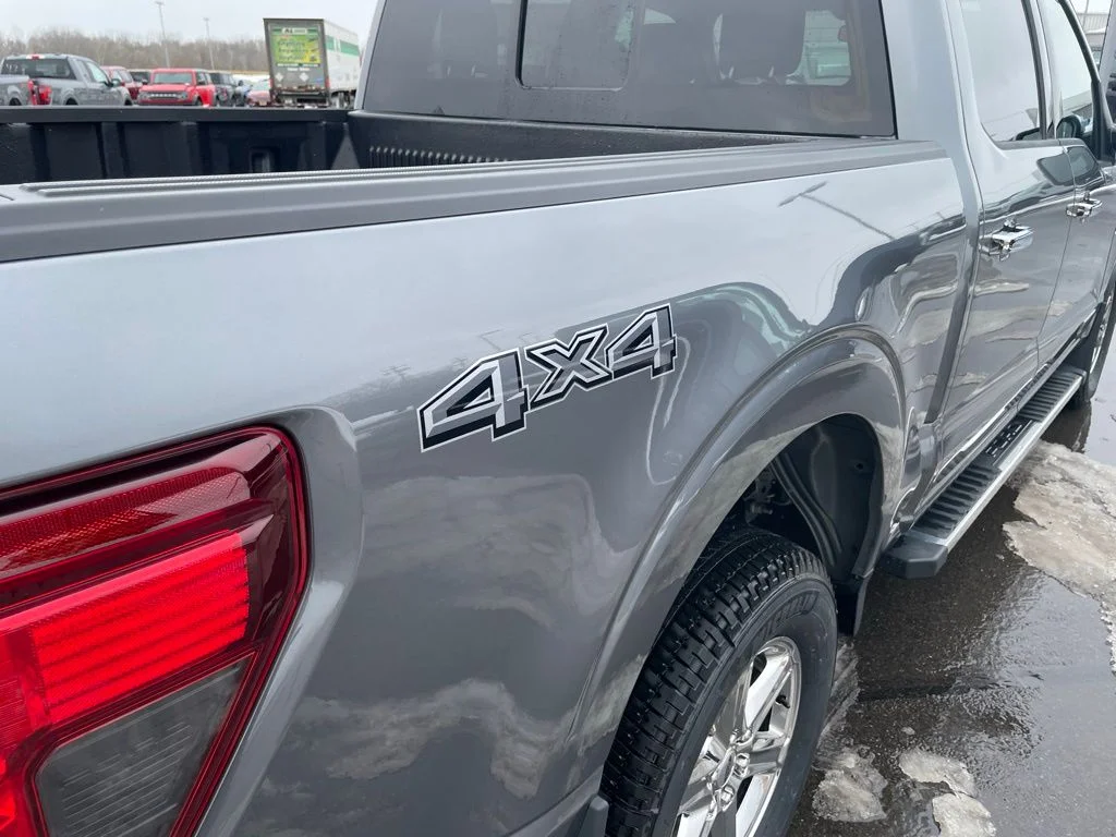 2025 Ford F-150 XLT - Photo 13