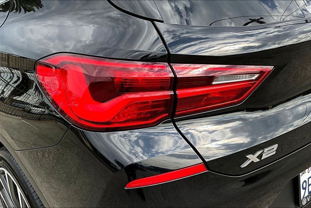 Used 2020 Black BMW sDrive28i image 24