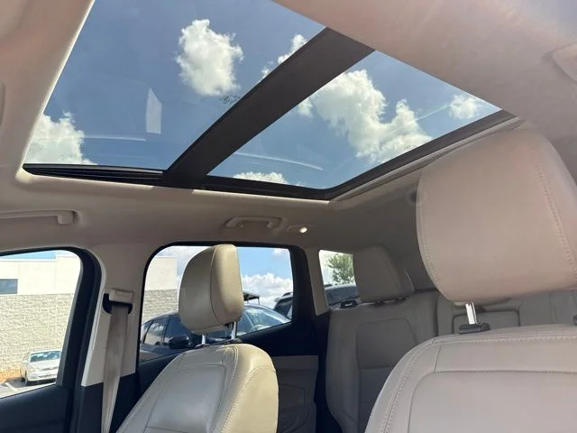 Used 2018 Red Ford SEL image 11