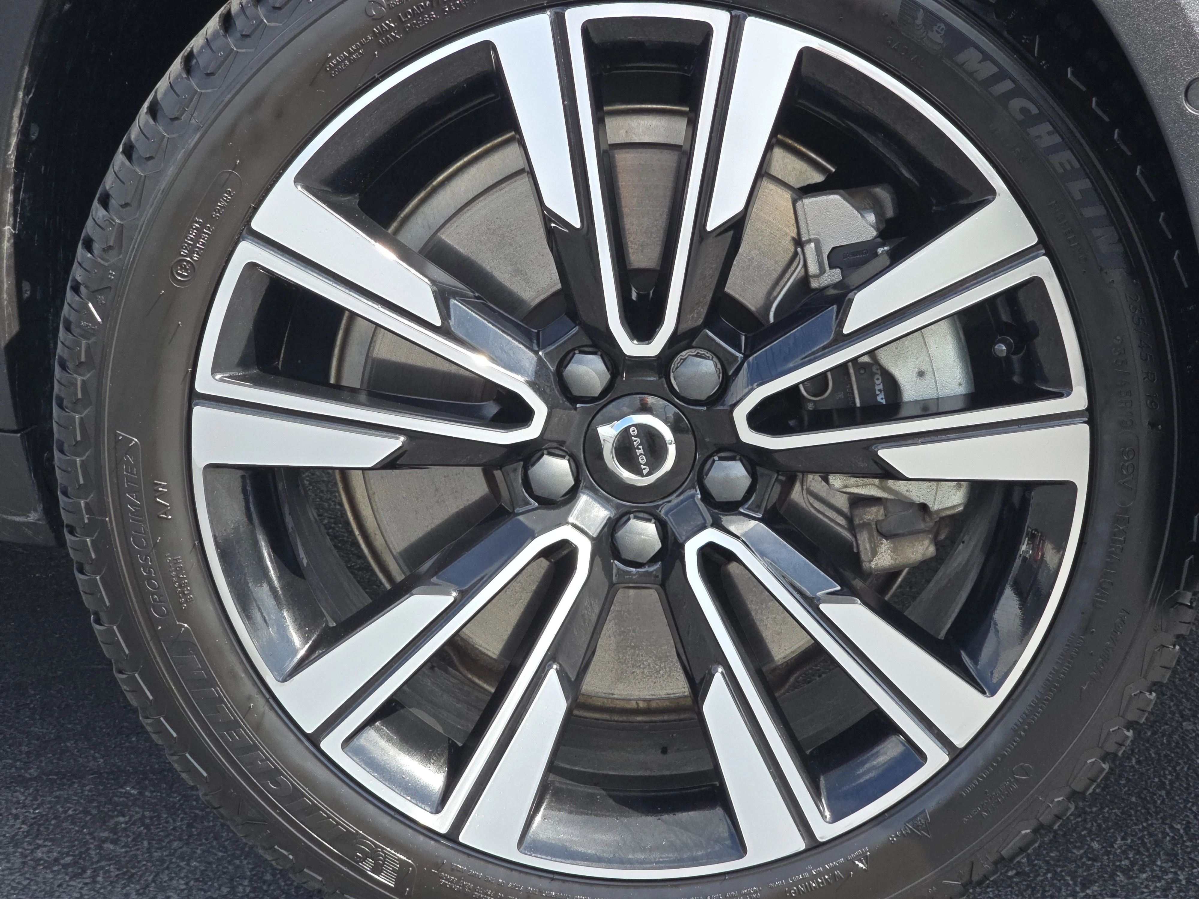 Used 2023 Thunder Grey Metallic Volvo Ultimate image 16