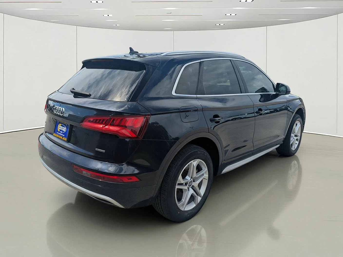 Used 2019 Moonlight Blue Metallic Audi Premium image 5