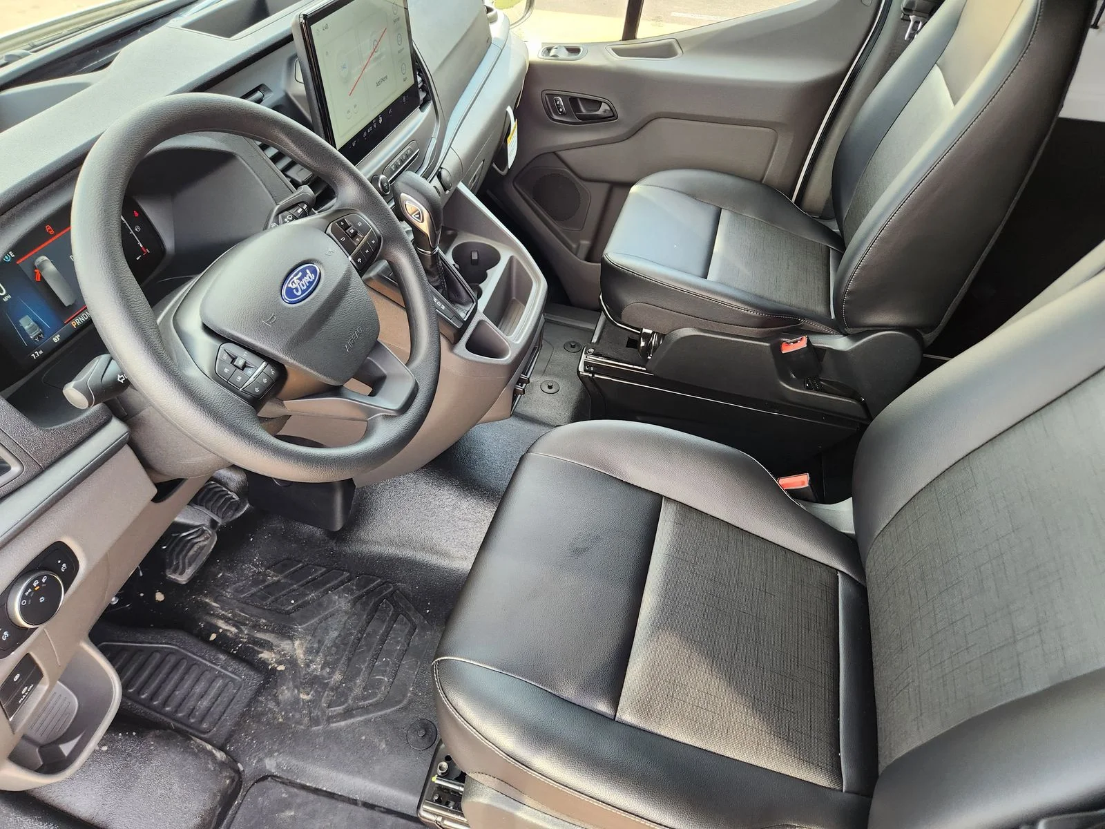 New 2026 Oxford White Ford Cargo Van image 9