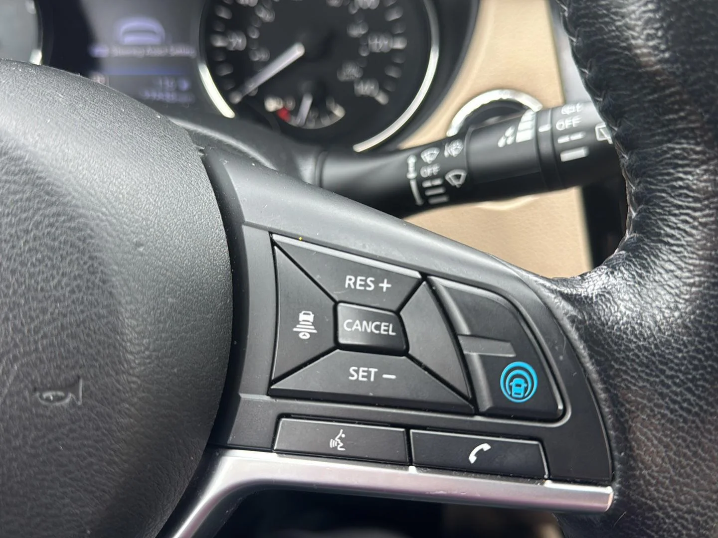 Used 2020 Pearl White Tricoat Nissan SV image 16