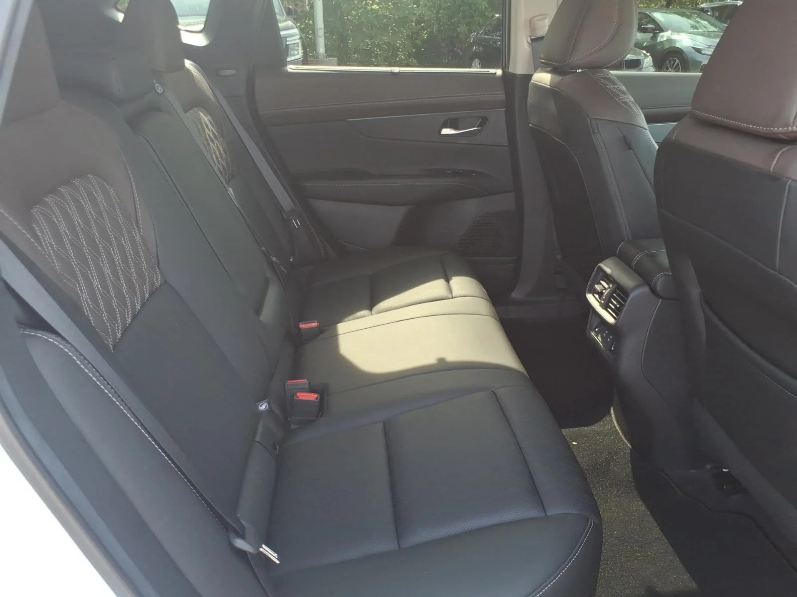 Used 2025 Everest White Pearl Tricoat Nissan Platinum image 19