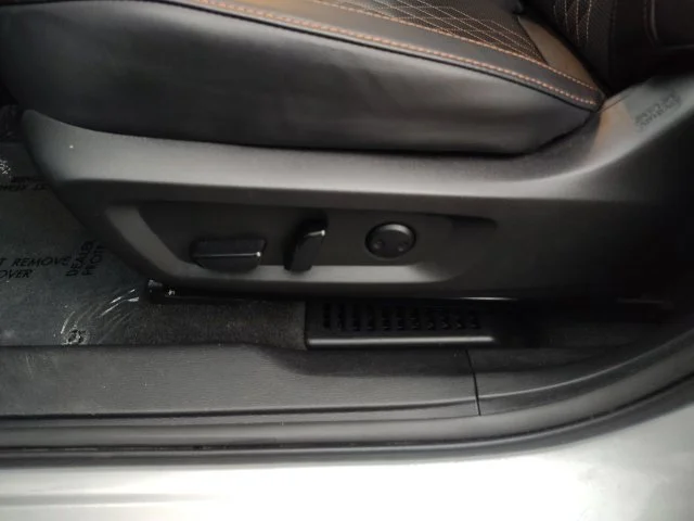 Used 2024 Silver Mitsubishi SEL image 24