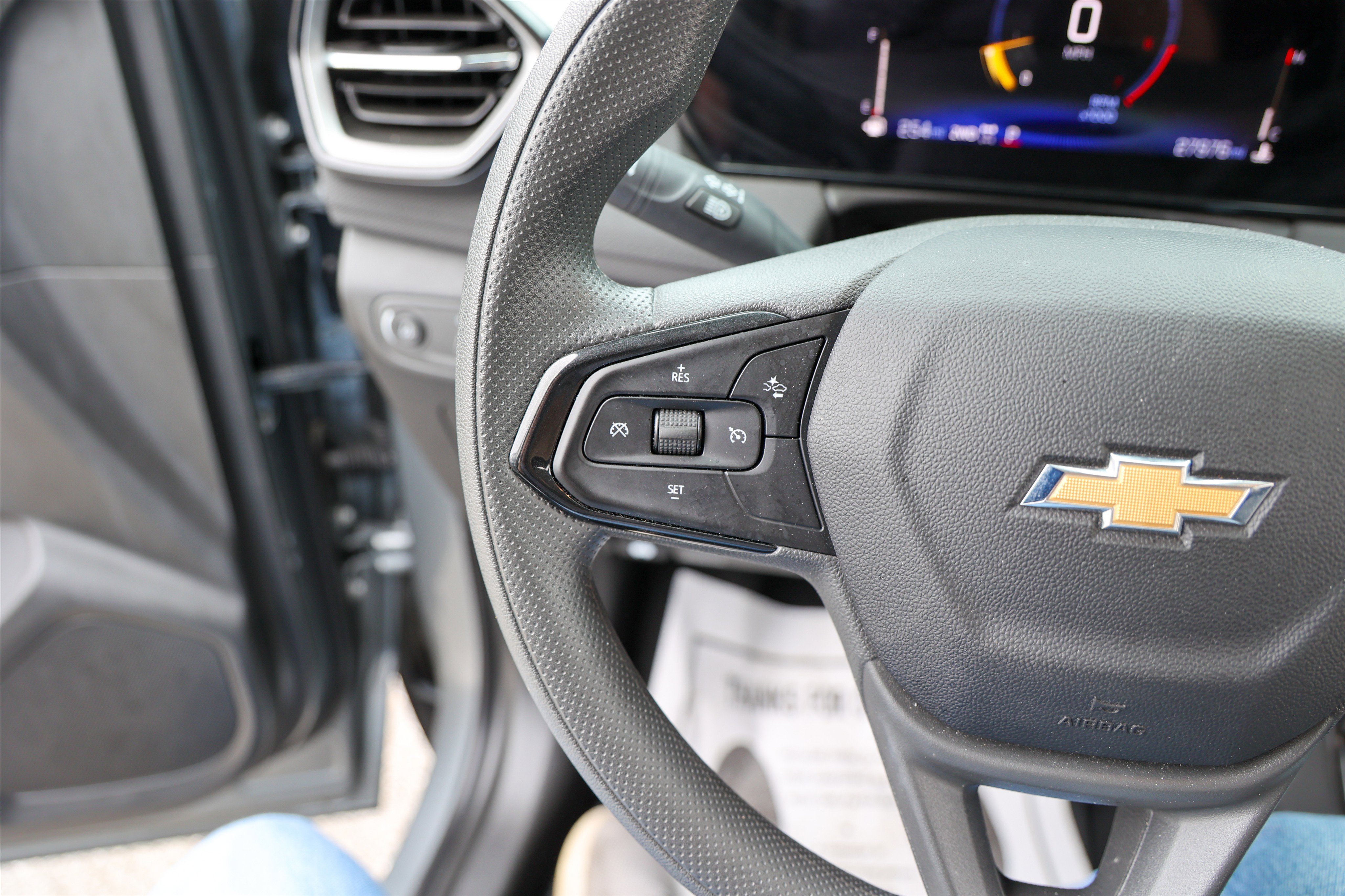 Used 2025 Sterling Gray Metallic Chevrolet LT image 17