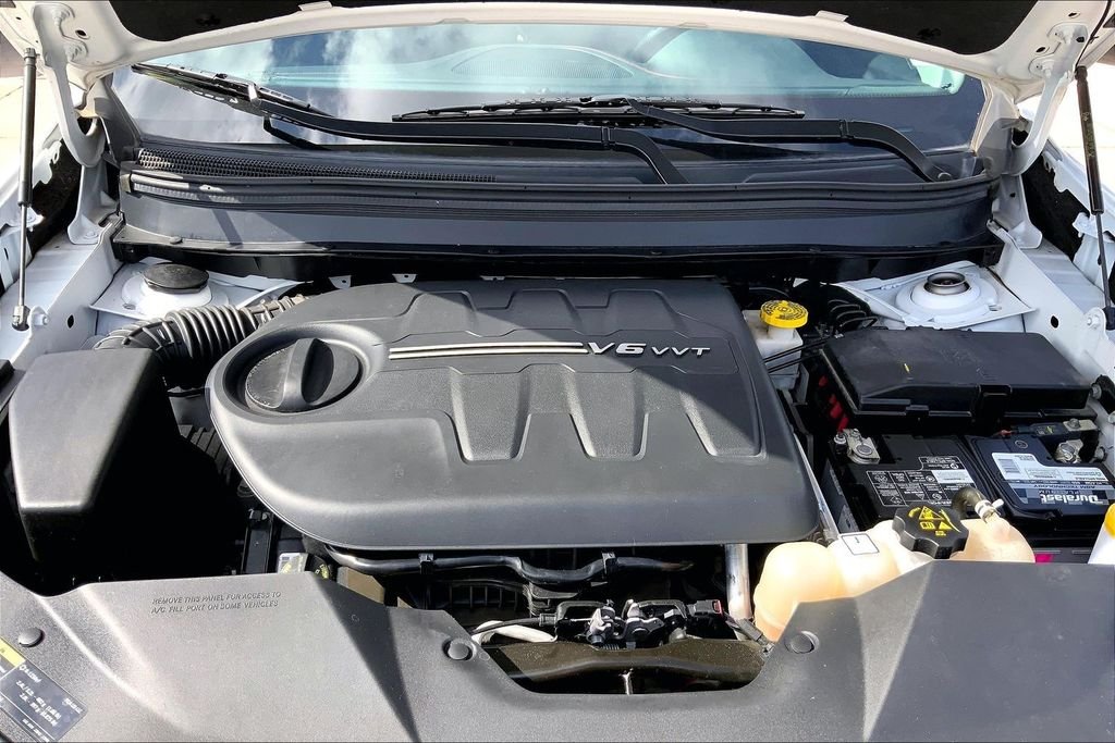 Used 2020 Bright White Clearcoat Jeep Trailhawk image 10