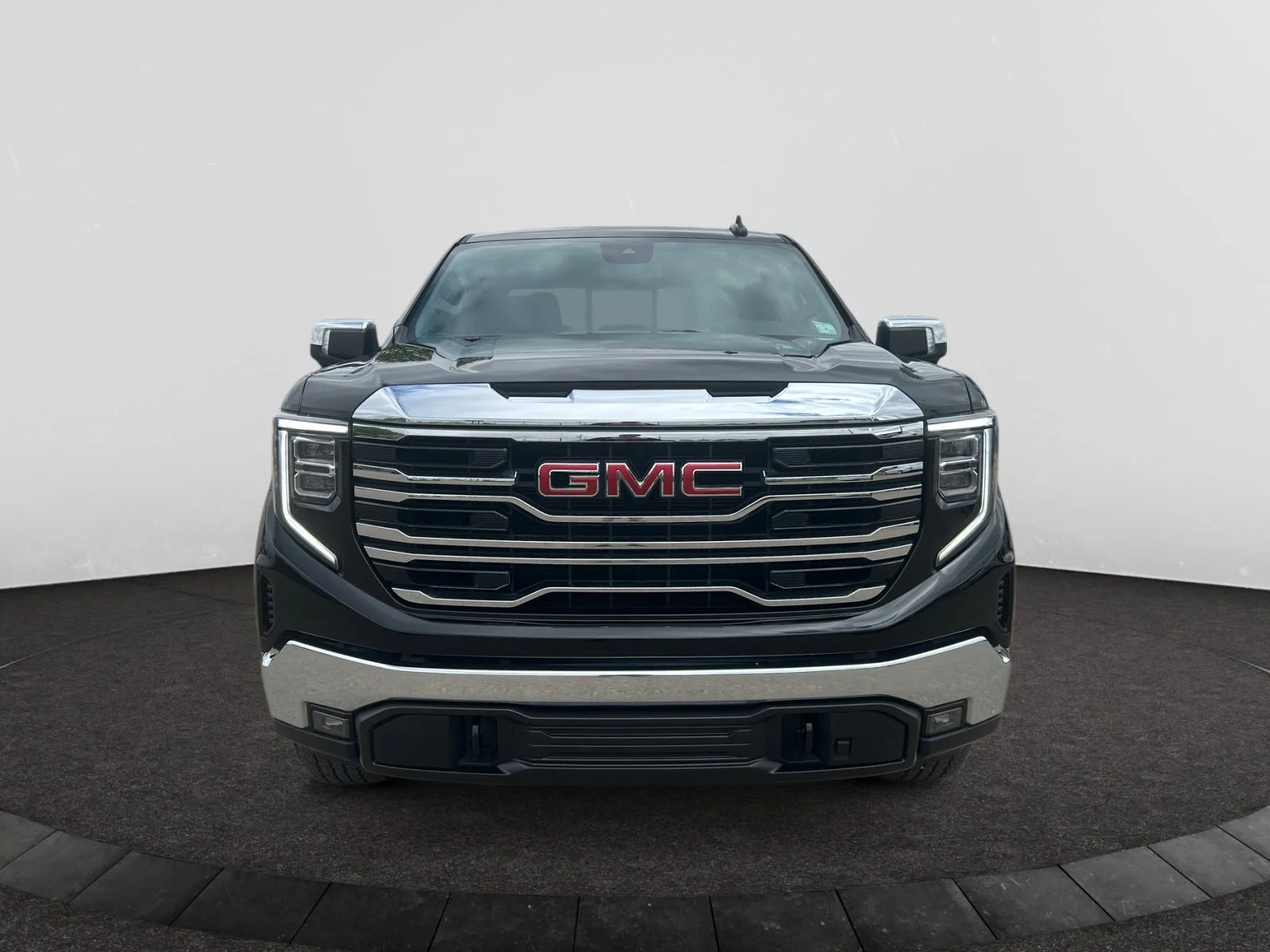 Used 2025 Black GMC SLT Crew Cab image 8