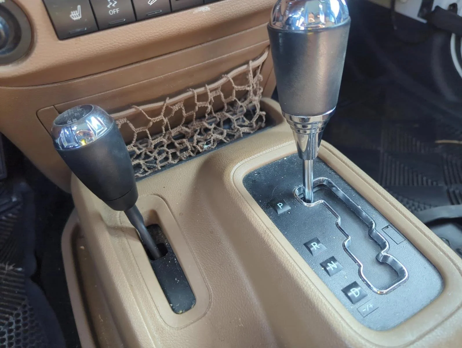 Used 2017 White JEEP  image 18