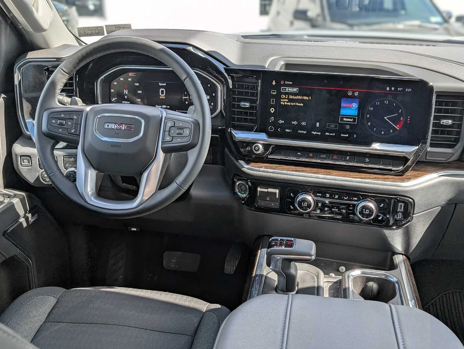 New 2026 Sterling Metallic GMC Elevation image 5