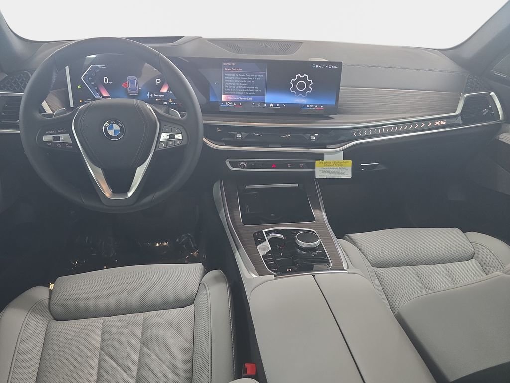 New 2026 Dravit Grey Metallic BMW sDrive40i image 7