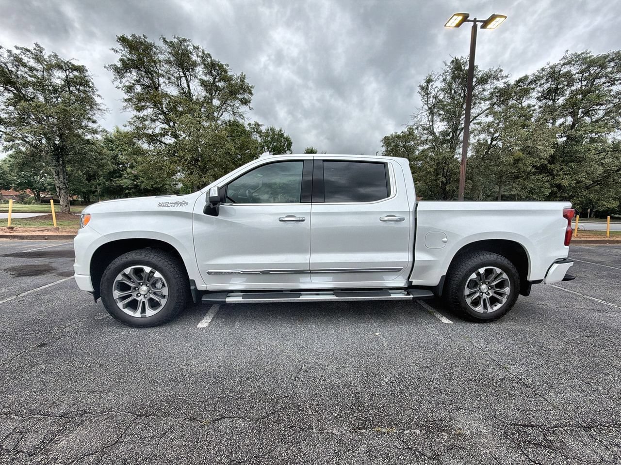 Used 2024 Iridescent Pearl Tricoat Chevrolet High Country image 5