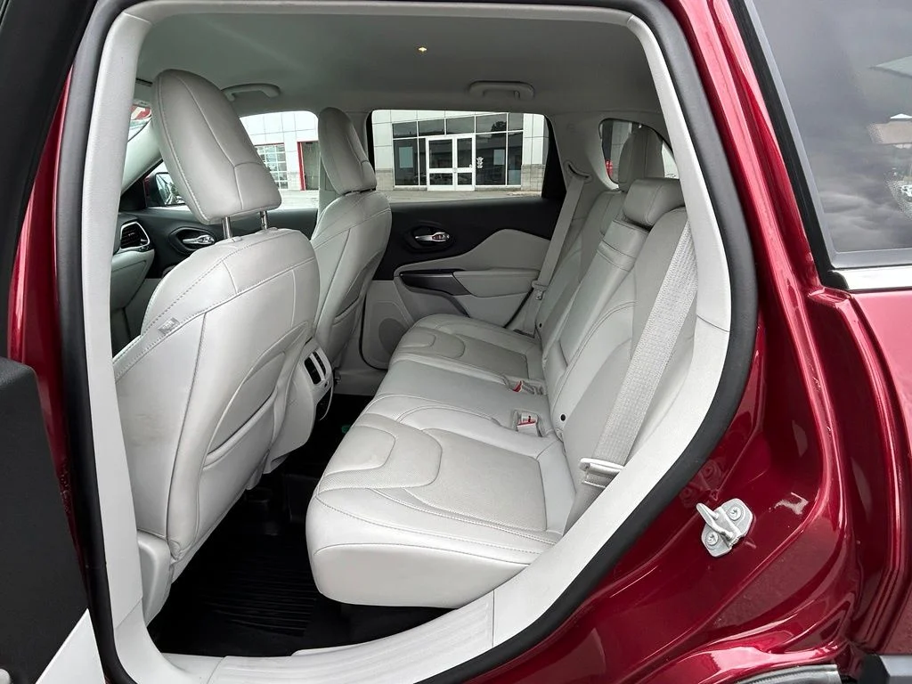 Used 2019 Red Jeep Limited image 46