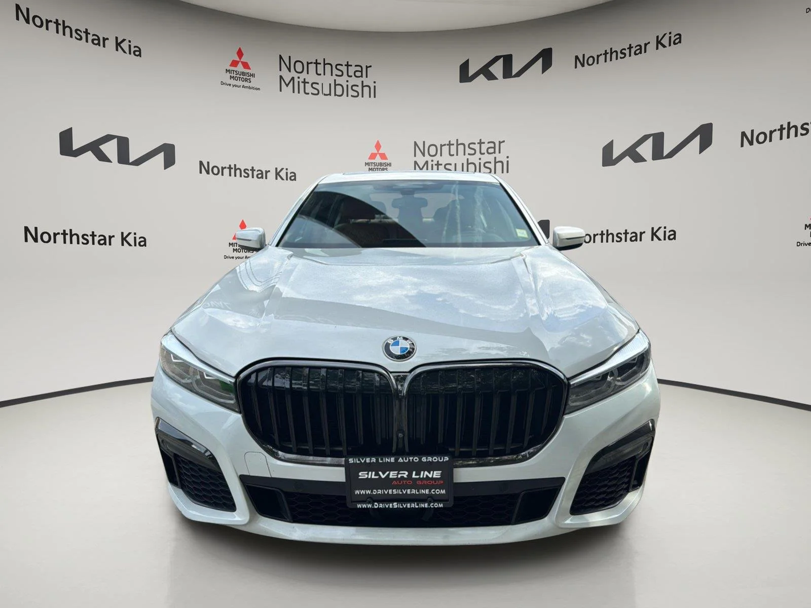Used 2021 Mineral White Metallic BMW 750i xDrive image 8