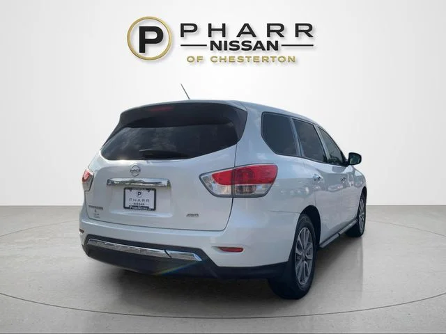 Used 2015 White Nissan S image 7