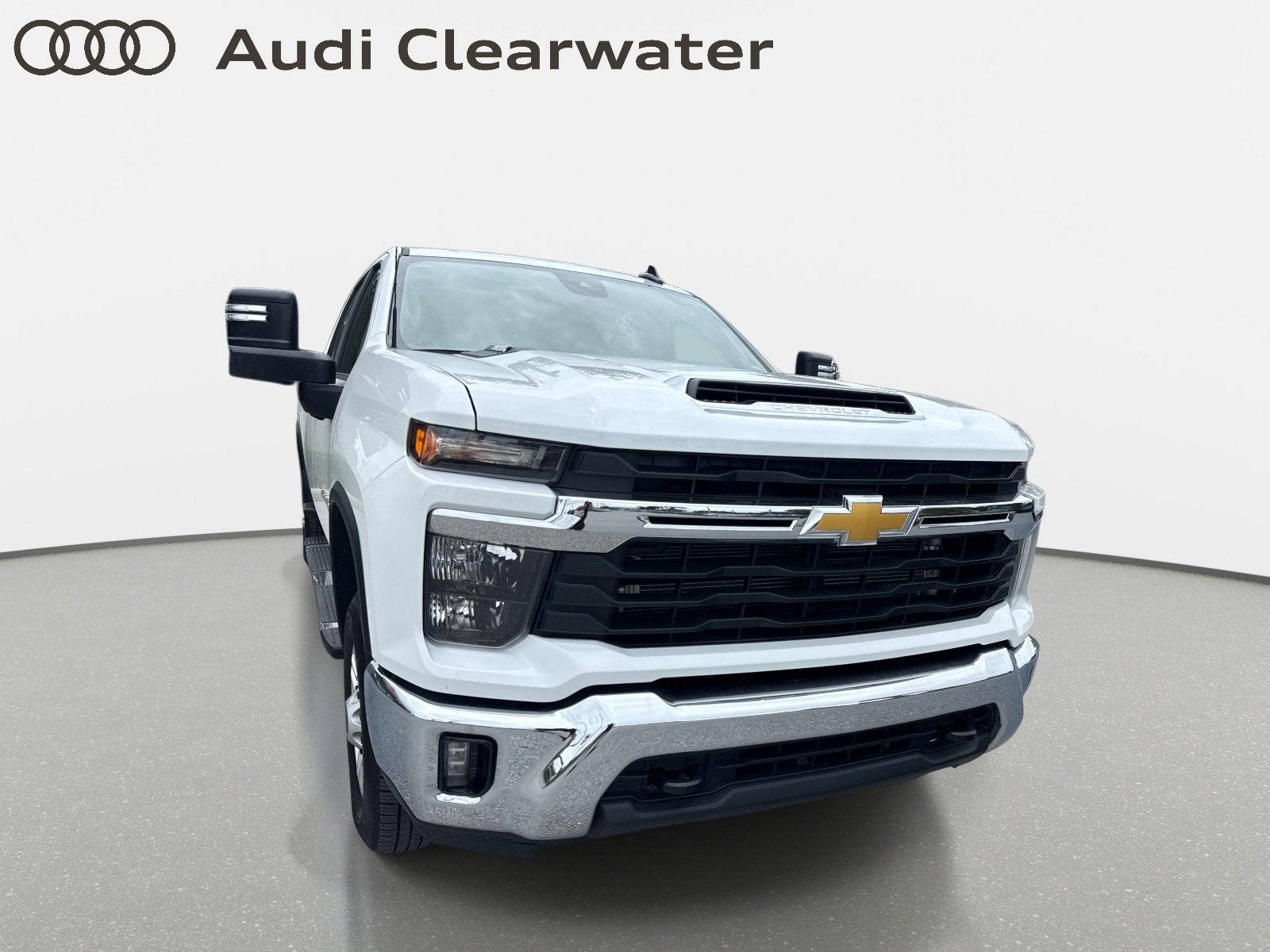 Used 2025 Summit White Chevrolet LT image 7
