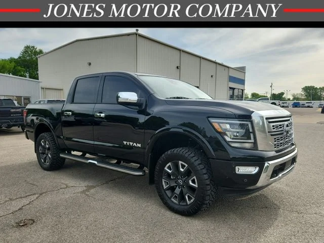 2023 Nissan Titan Platinum Reserve 4X4 Crew Cab's photo
