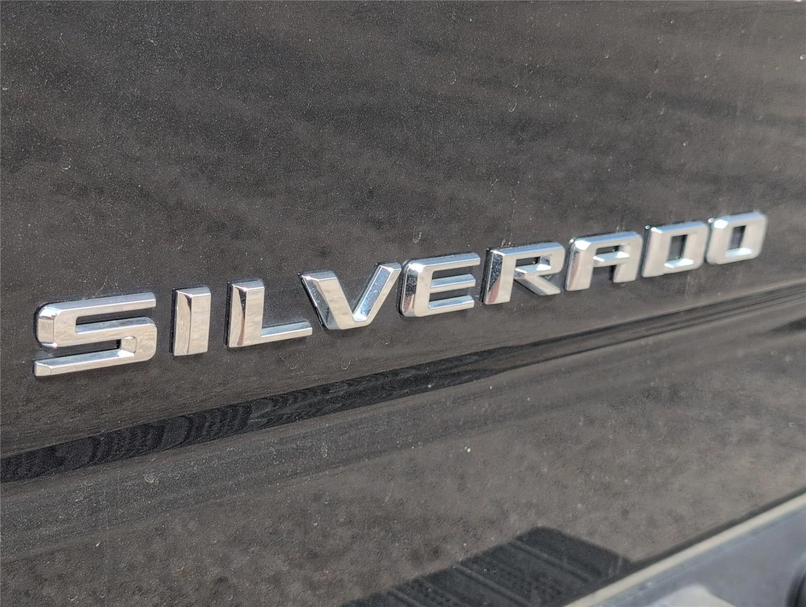 Used 2025 Black Chevrolet Custom image 31