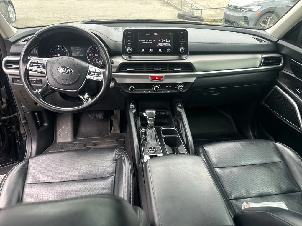 Used 2020 Black Kia S image 24