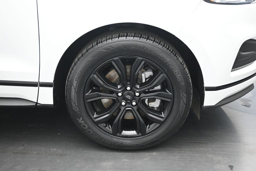 Certified Used 2022 White Ford SE image 22