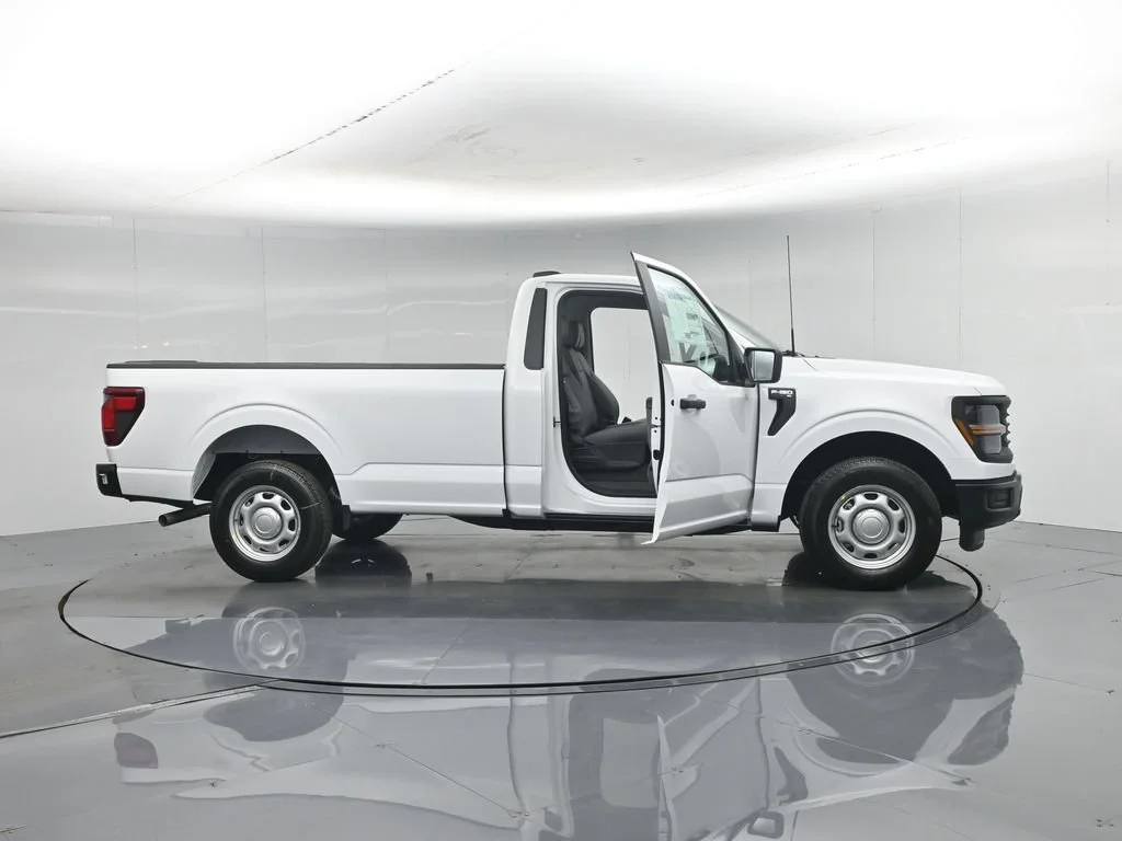 New 2026 Oxford White Ford XL image 29