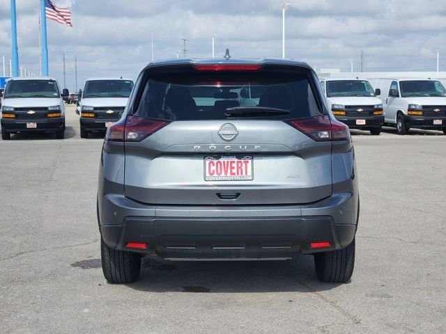Used 2025 Gray Nissan SV image 6