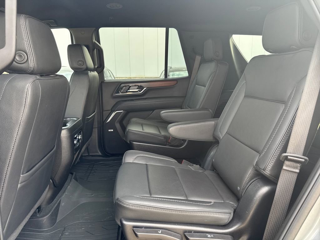 2025 GMC Yukon Denali - Photo 41