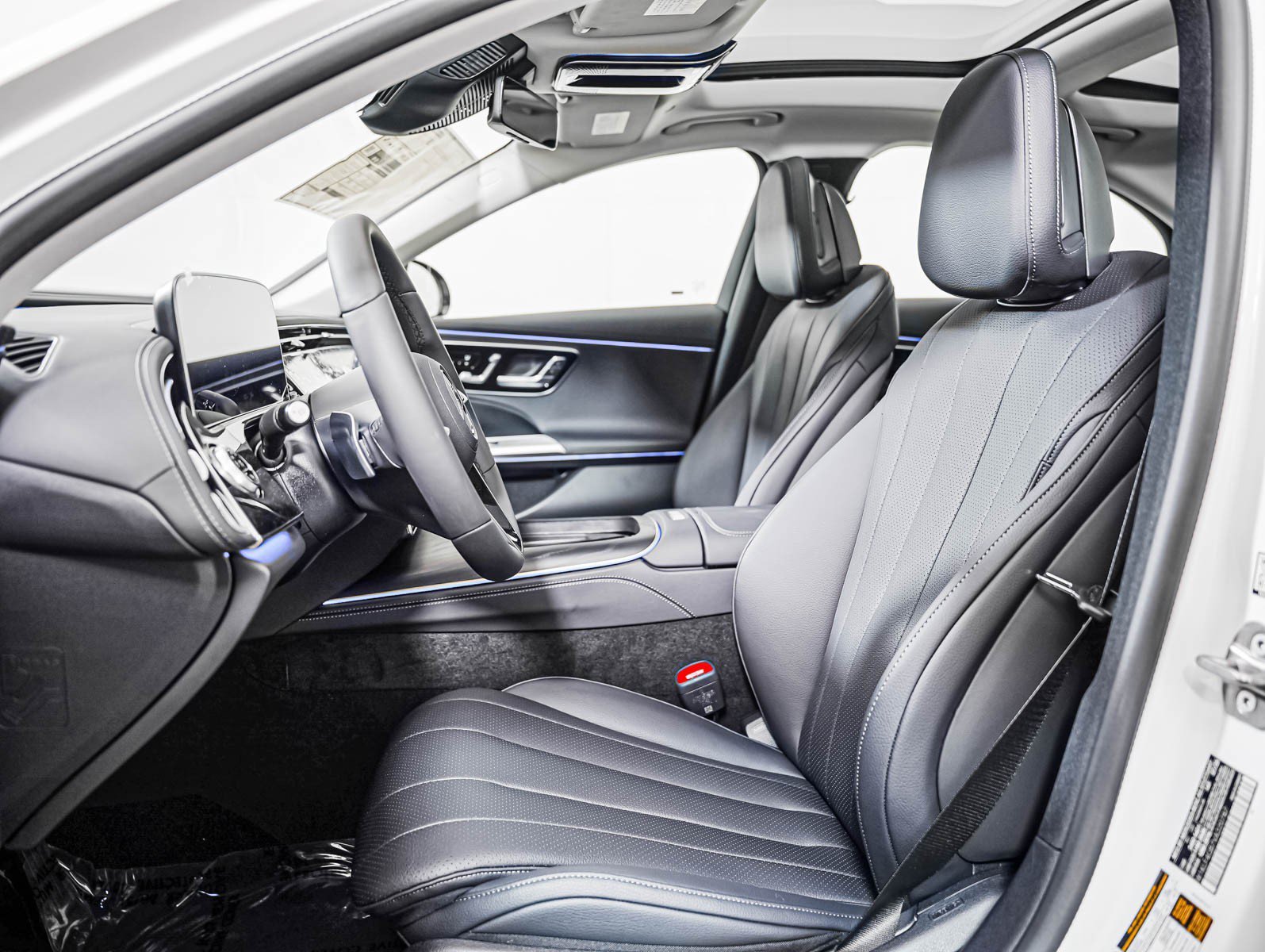 New 2027 Polar White Mercedes-Benz E 350 image 8