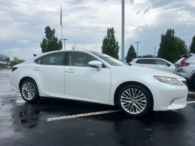 Used 2013 Starfire Pearl Lexus 350 image 4