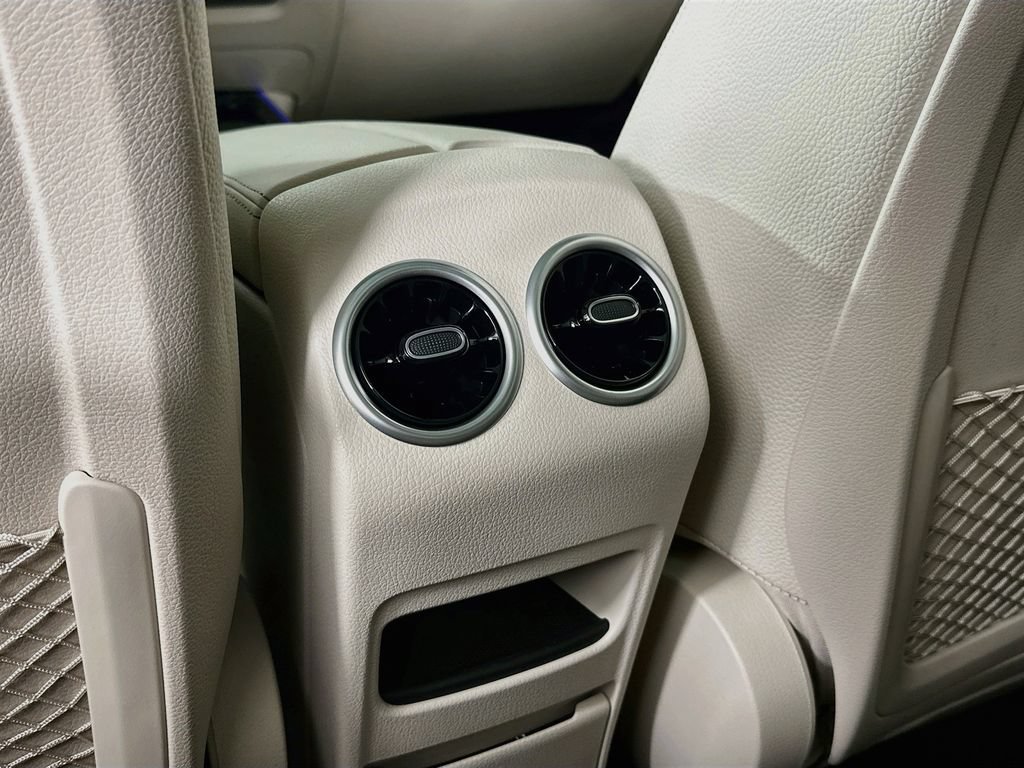 New 2026 Polar White Mercedes-Benz GLB 250 image 55