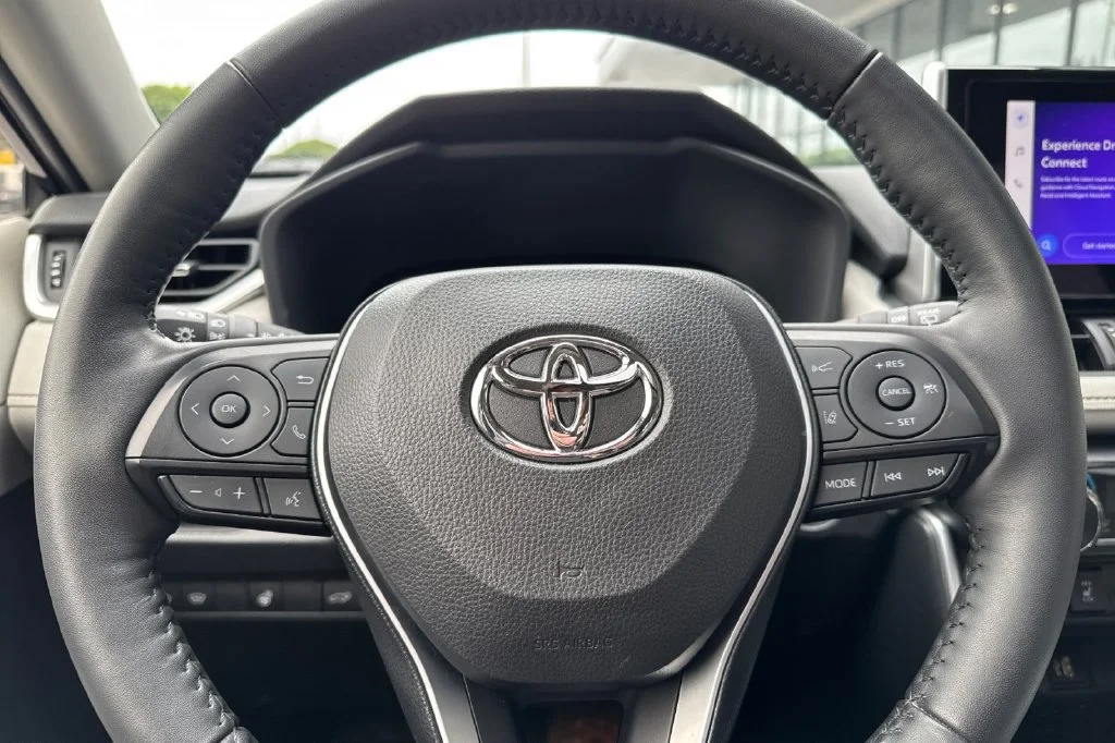 2024 Toyota RAV4 XLE Premium - Photo 24