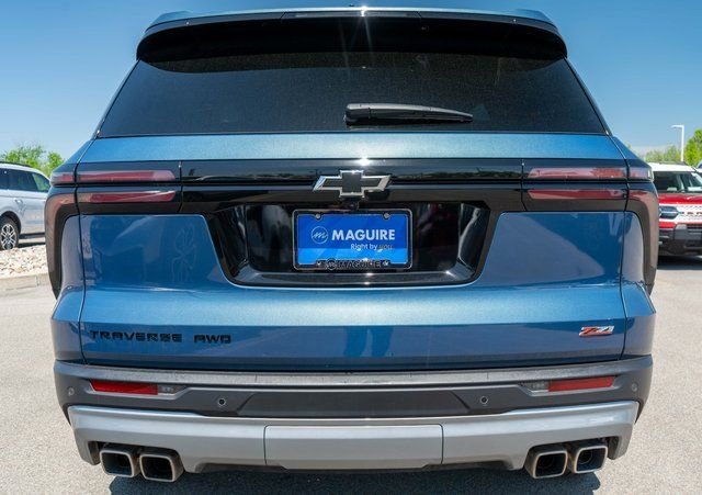 Used 2024 Blue Chevrolet Z71 image 7