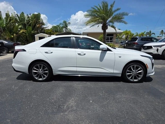 Used 2022 White Cadillac Sport image 7
