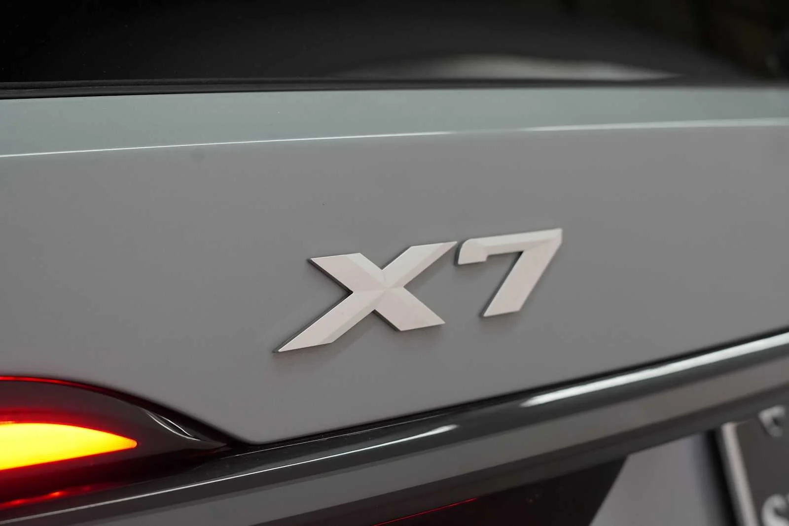 Used 2026 Brooklyn Grey Metallic BMW xDrive40i image 9