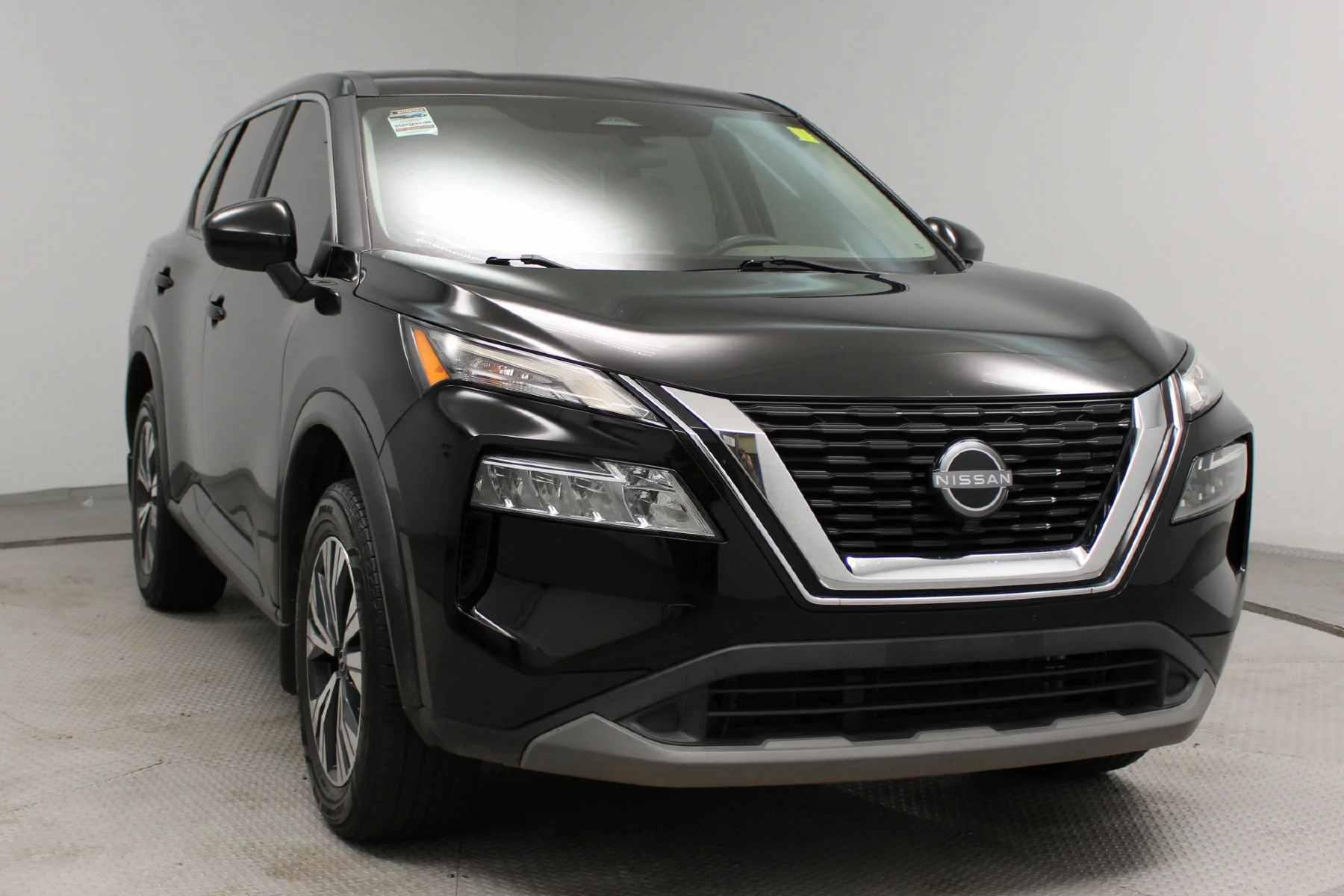 Used 2023 Super Black Nissan FWD SV image 9