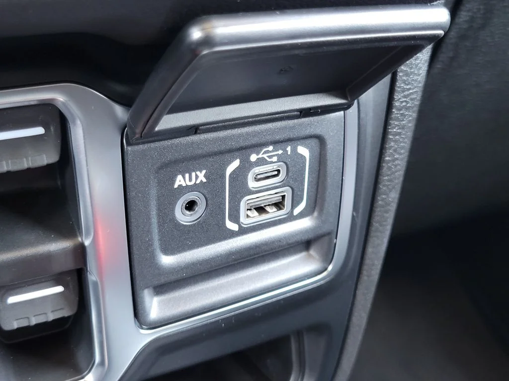 New 2026 Tuscadero Pearlcoat Jeep Rubicon X image 15