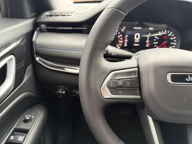 Used 2026 Red Jeep Latitude image 28